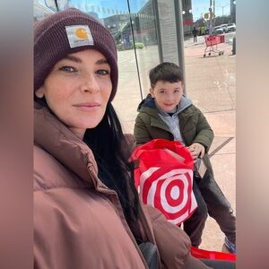 Hi I’m Sarah! I buy clothes and rarely wear them 🙂